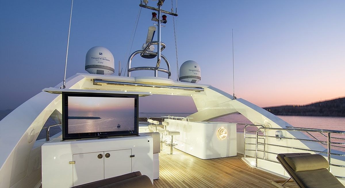 PATHOS yacht charter 3