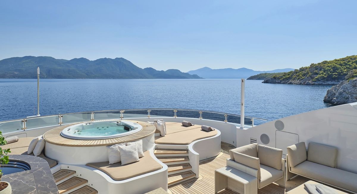 PERSEFONI I yacht charter 3