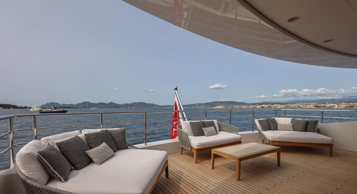 PI yacht charter 3