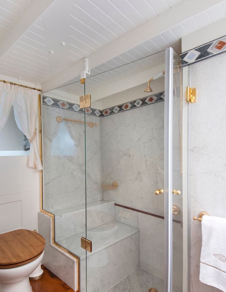 Yacht charter PURITAN YACHT CHARTER