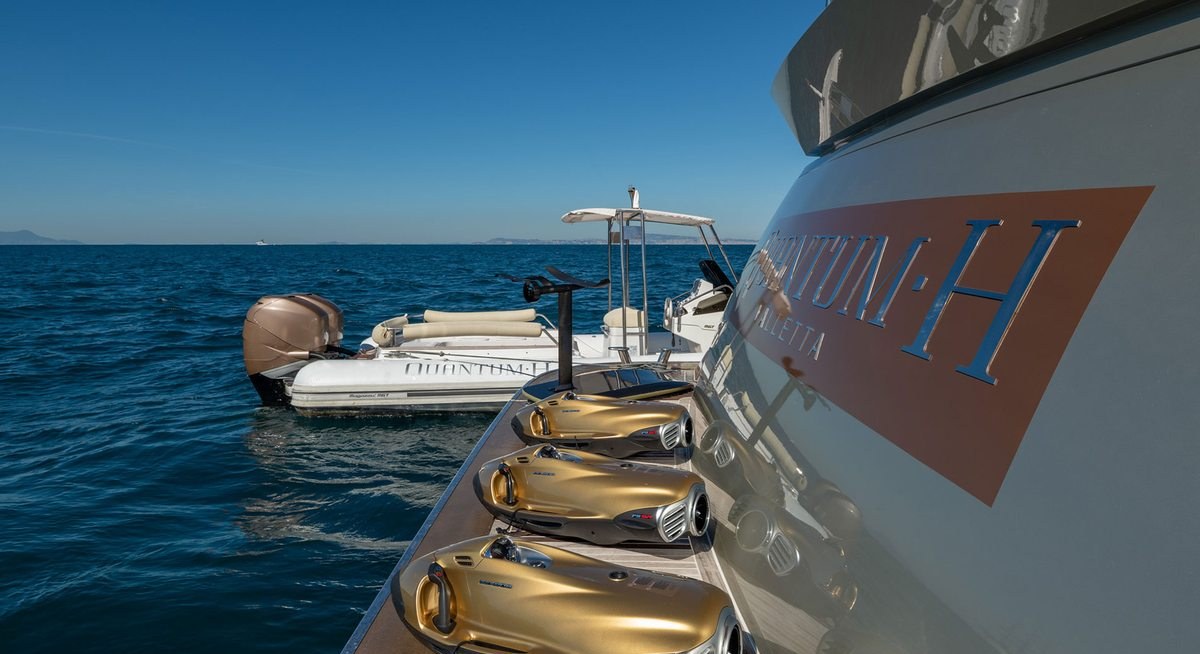 QUANTUM H yacht charter 5