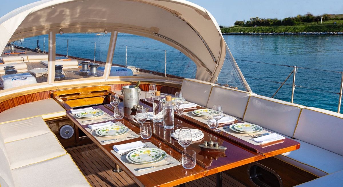 QUARTA SANTA MARIA yacht charter 4