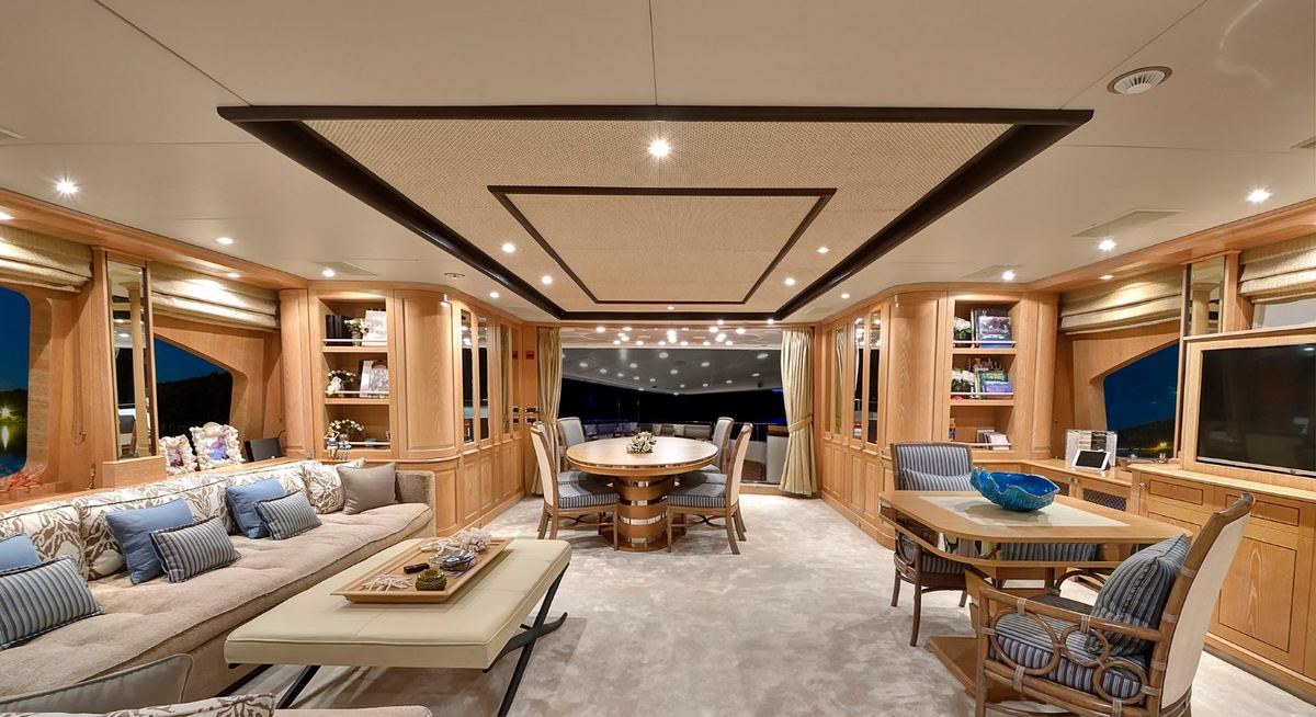 QUEST R yacht charter 5