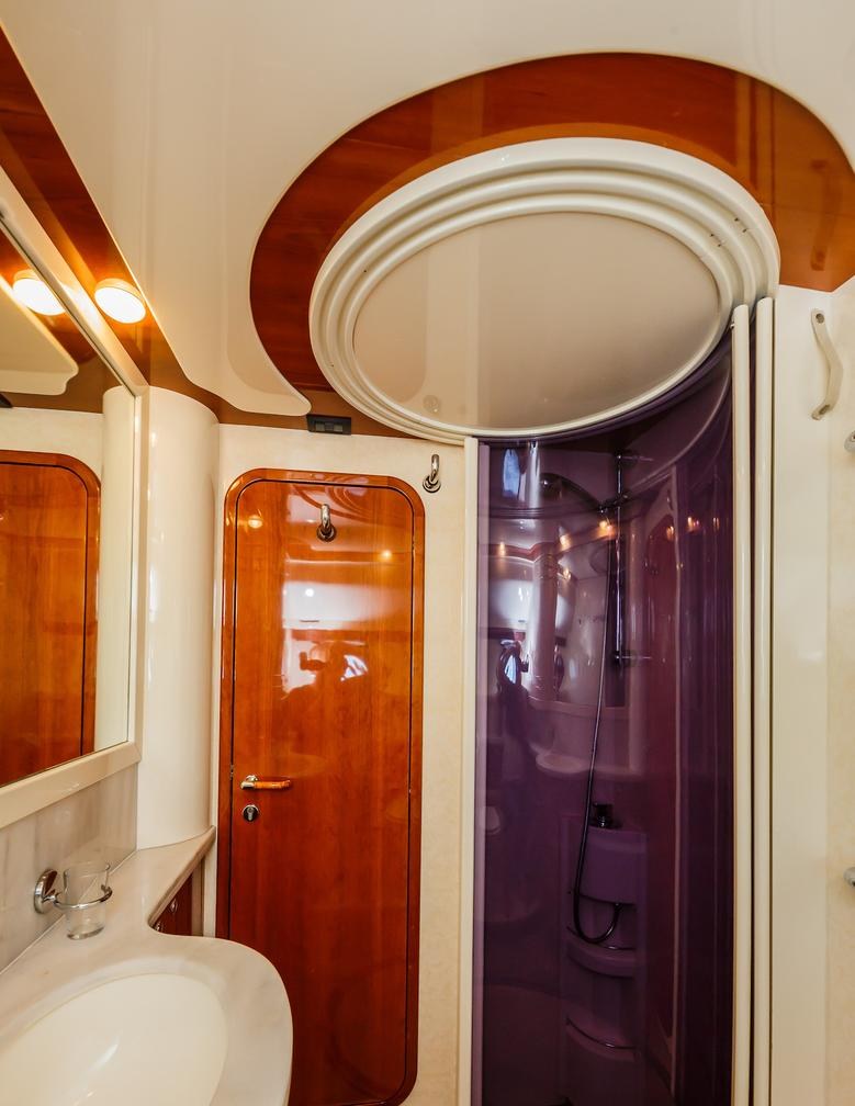Yacht charter QUO VADIS I YACHT CHARTER