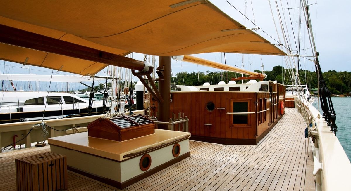 RAJA LAUT yacht charter 1