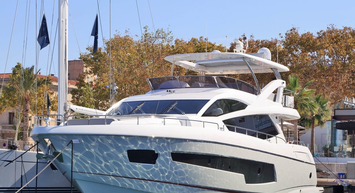 Yacht charter RAOUL W YACHT CHARTER