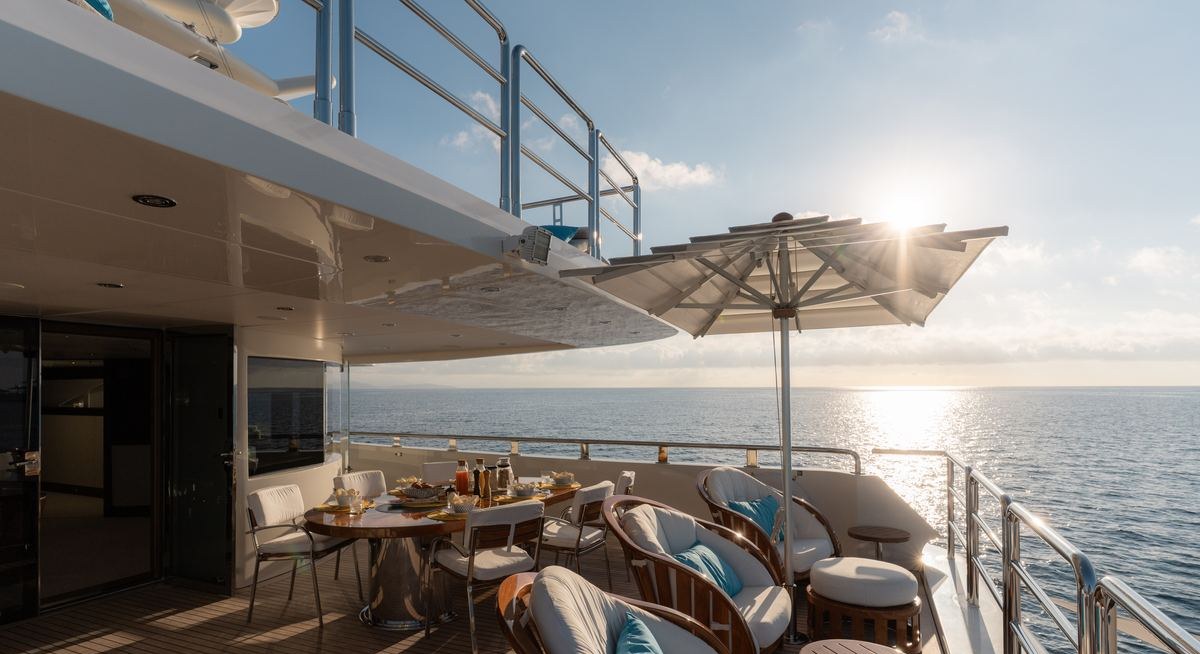RENEGADE yacht charter 3
