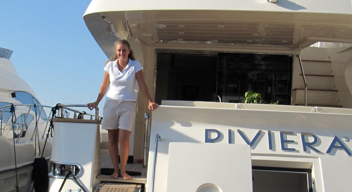 RIVIERA yacht charter 3