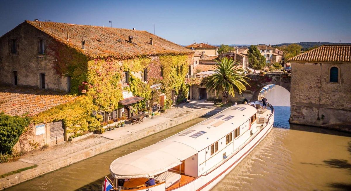 ROI SOLEIL yacht charter 5
