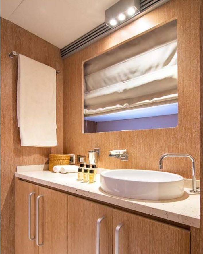 Yacht charter ROSA MARIA YACHT CHARTER