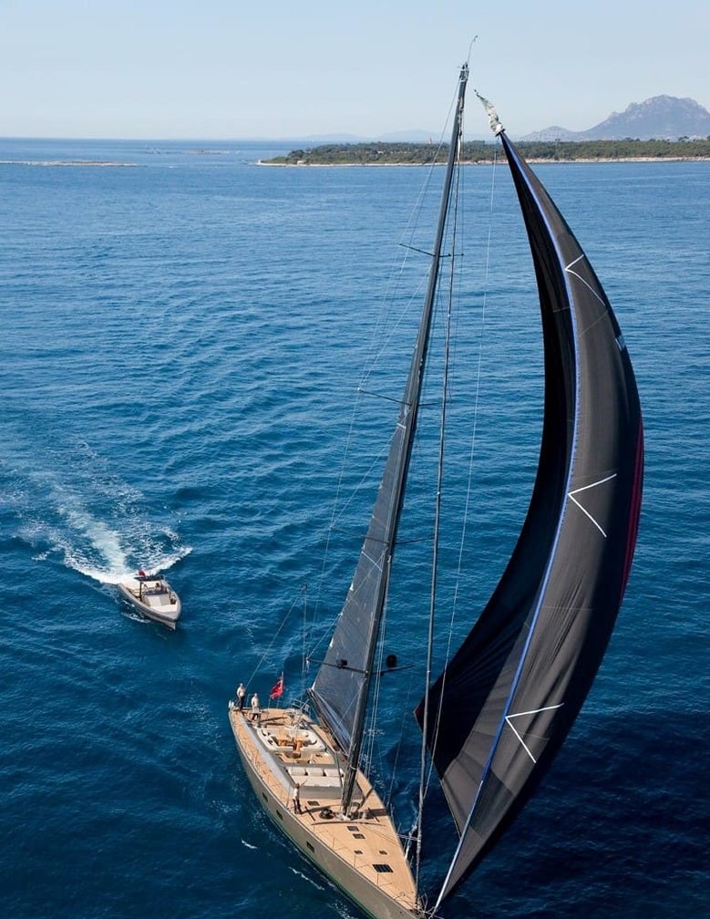 Yacht charter RUNNING ON FAITH YACHT CHARTER