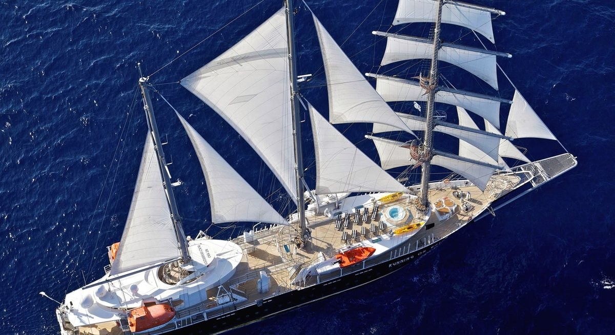RUNNING ON WAVES yacht charter 5