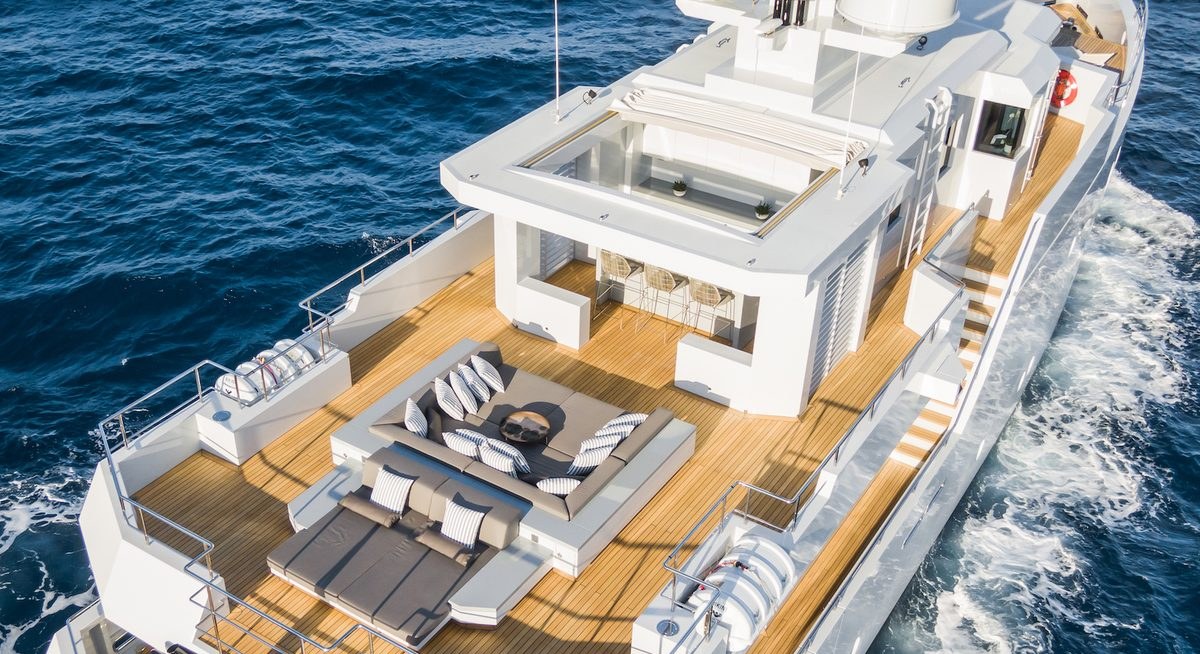 S7 yacht charter 3