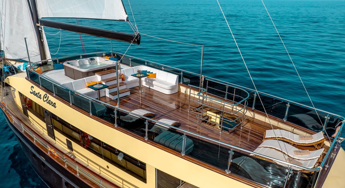 SANTA CLARA yacht charter 2