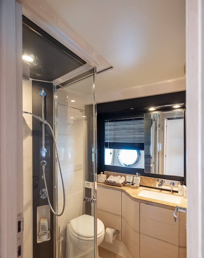 Yacht charter SEA YA YACHT CHARTER