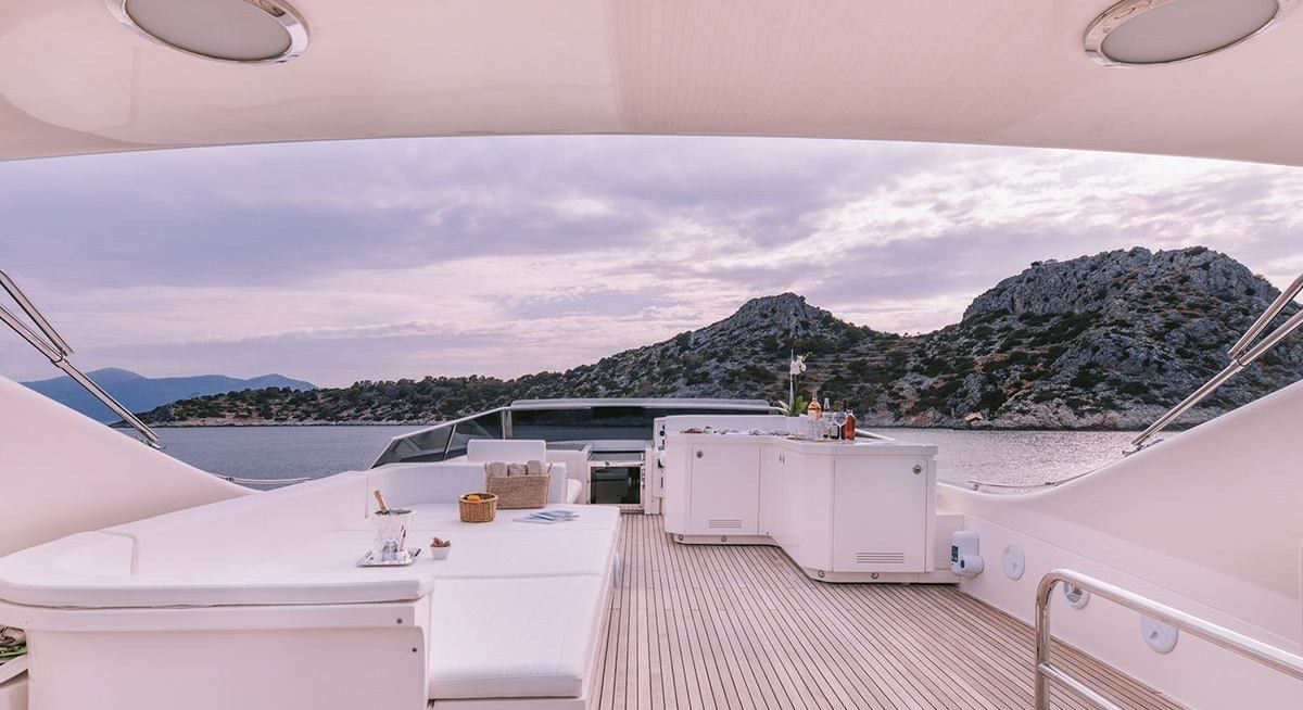 SEAS THE DAY yacht charter 2