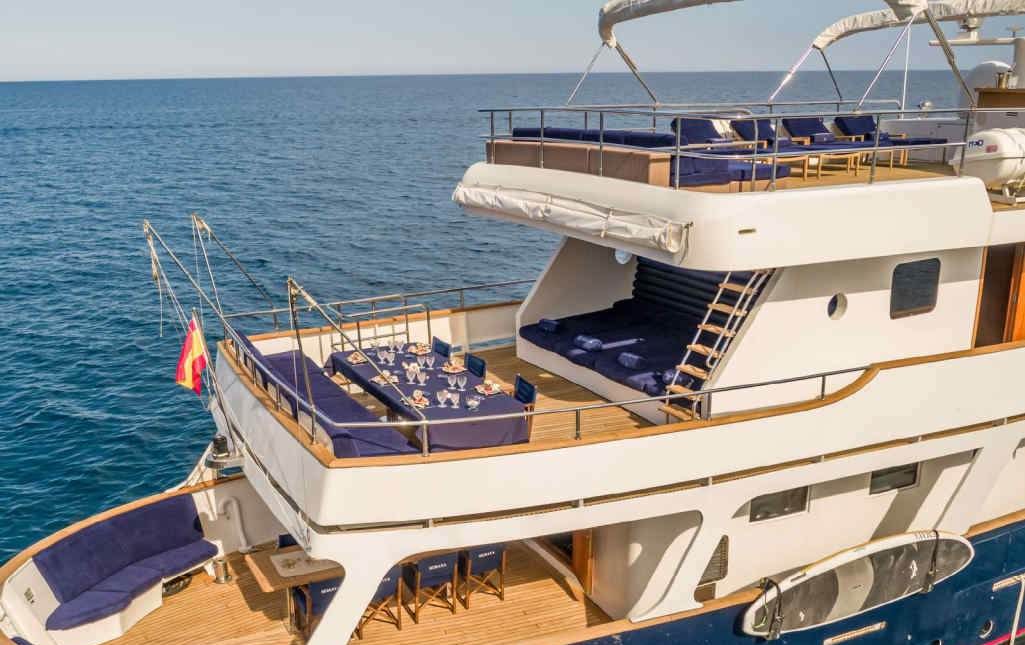 SEMAYA yacht charter 5