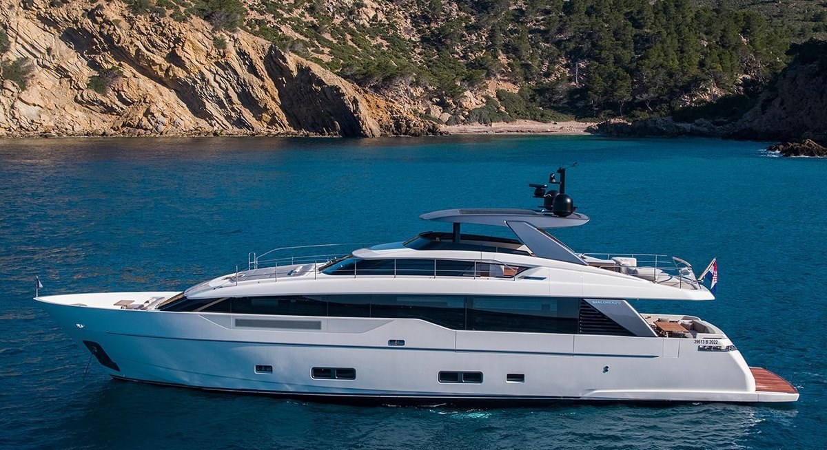 SEVEN yacht charter 1