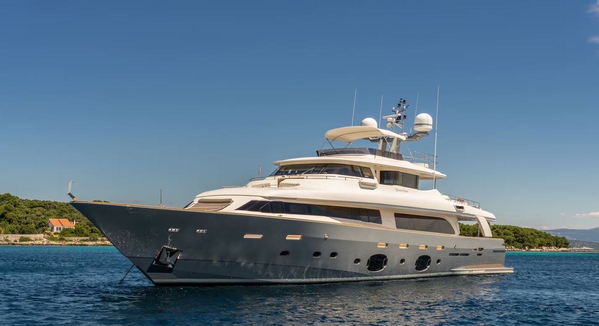 Yacht charter SEVENTH SENSE YACHT CHARTER