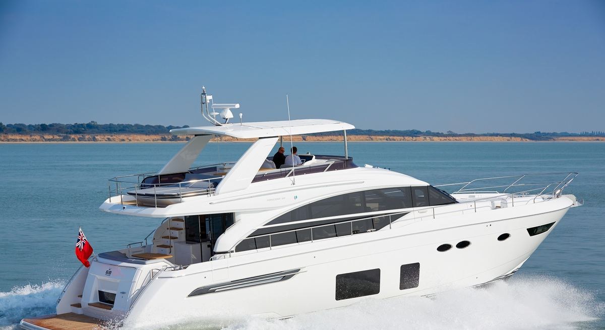 SHAWLIFE yacht charter 3
