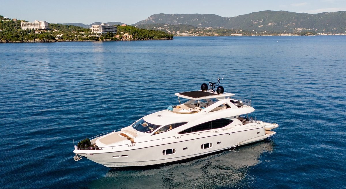 SHINE R yacht charter 1