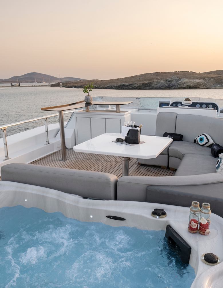 SHIVA yacht charter 3