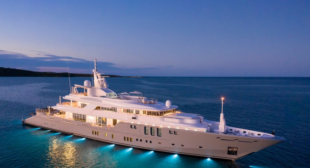 Yacht charter SIREN YACHT CHARTER