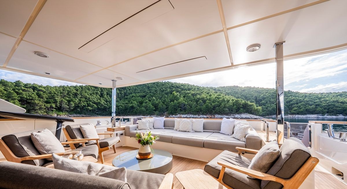 SK yacht charter 3