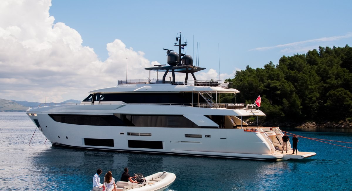 SK yacht charter 1