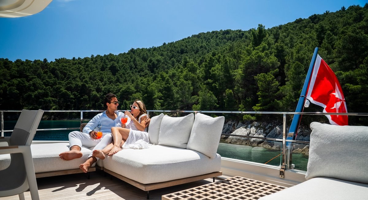 SK yacht charter 4