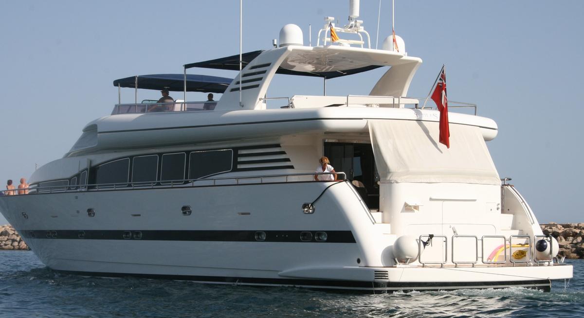 SMILES OF MILES yacht charter 5