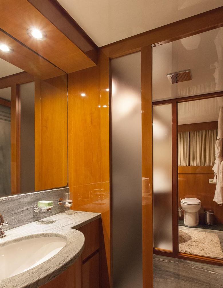 تأجير يخت SOLAL YACHT CHARTER