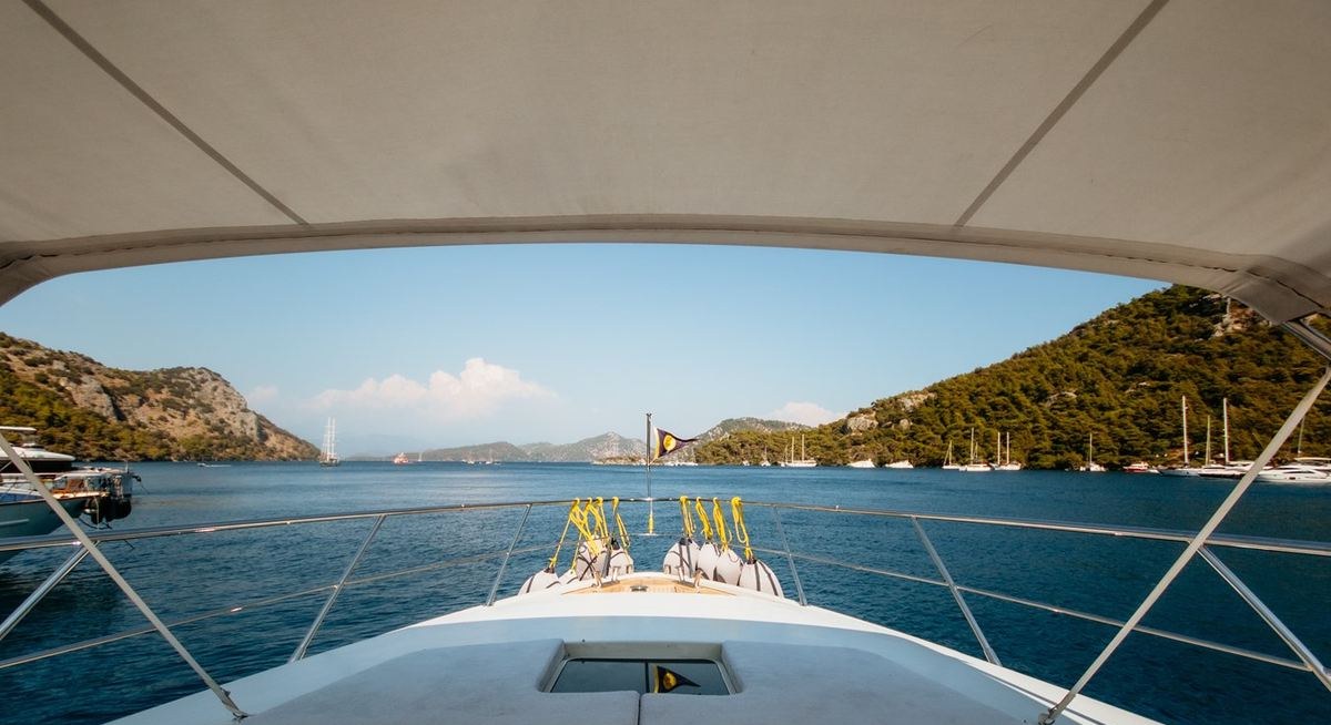 SOMAFIX yacht charter 2