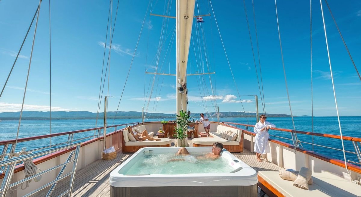 SON DE MAR yacht charter 2