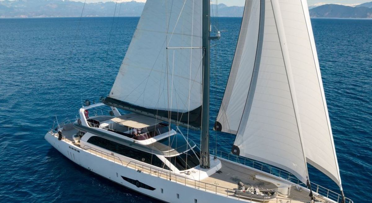 SON OF WIND yacht charter 5