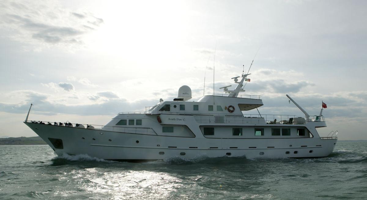 Yacht charter SOUTH PAW C YACHT CHARTER