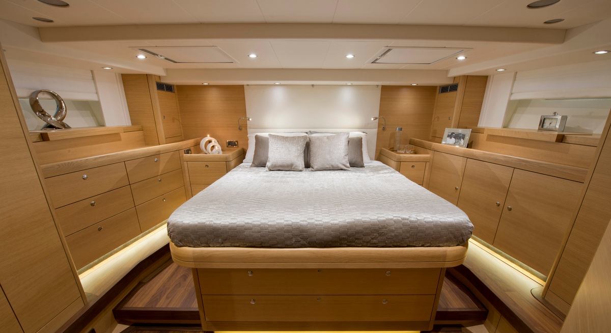 SPIRIT OF PHANTOM yacht charter 5
