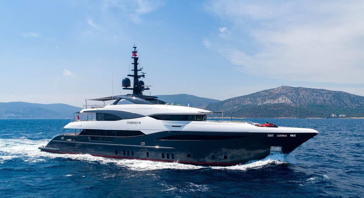 STARBURST III yacht charter 1
