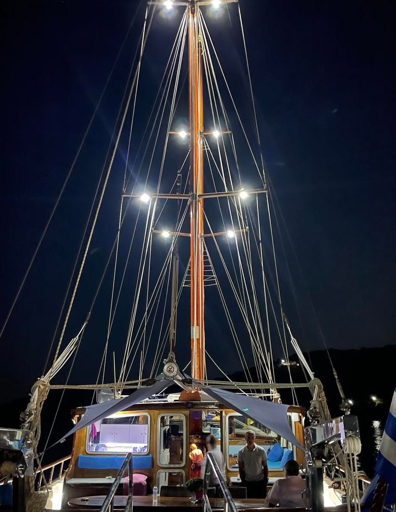 Yacht charter STELLA QUEEN YACHT CHARTER