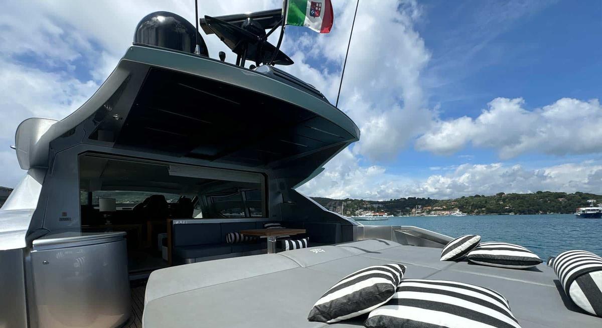 SUENO yacht charter 2