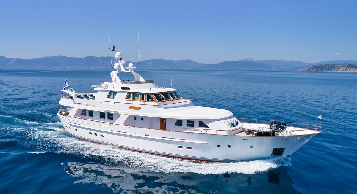 SUNCOCO yacht charter 1