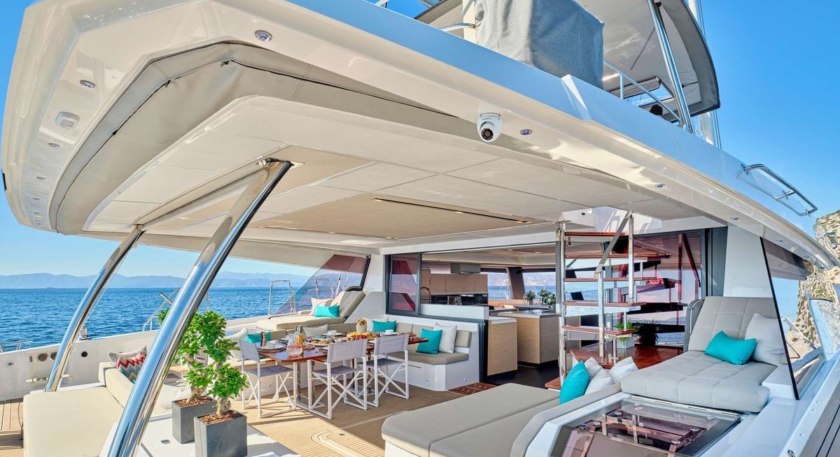 SUNMOON yacht charter 4
