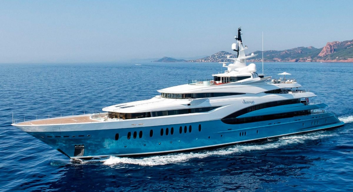 SUNRAYS yacht charter 1
