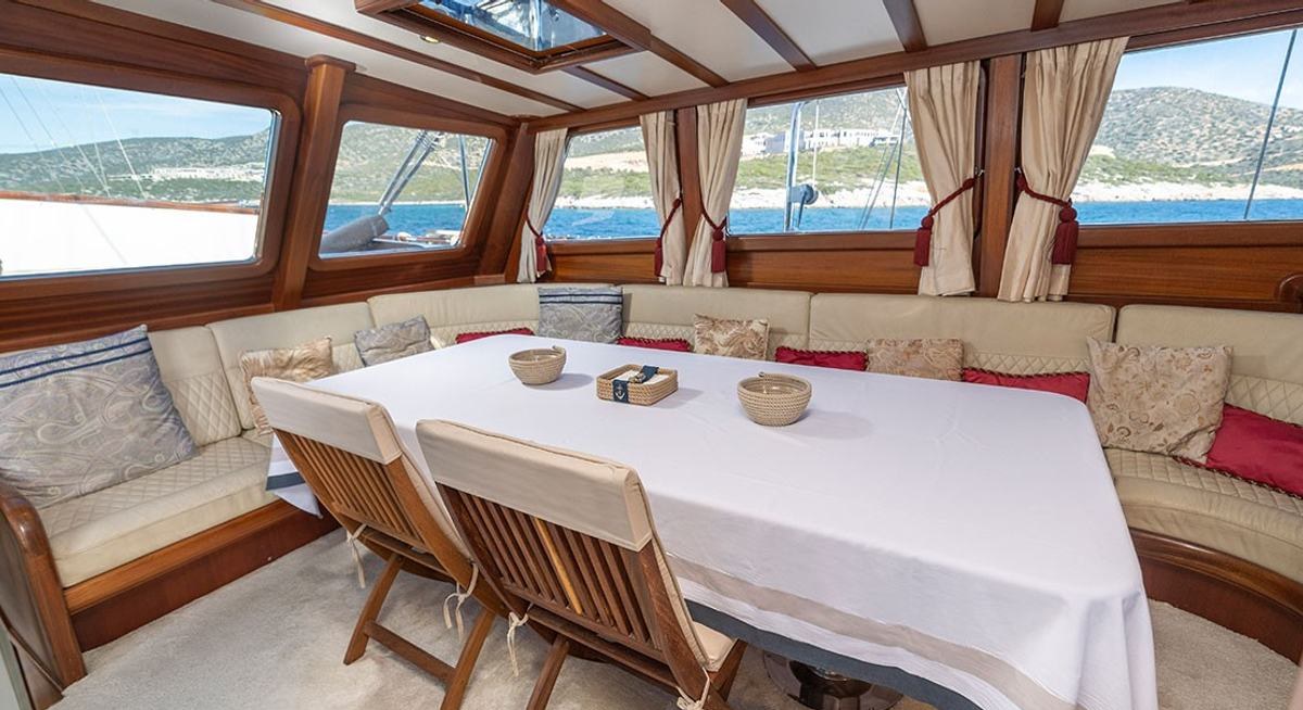 SUNWORLD X yacht charter 3