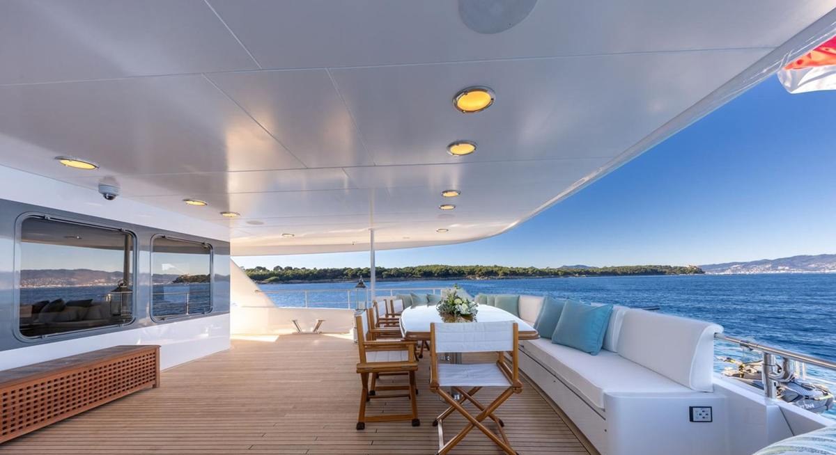 TAHI yacht charter 4
