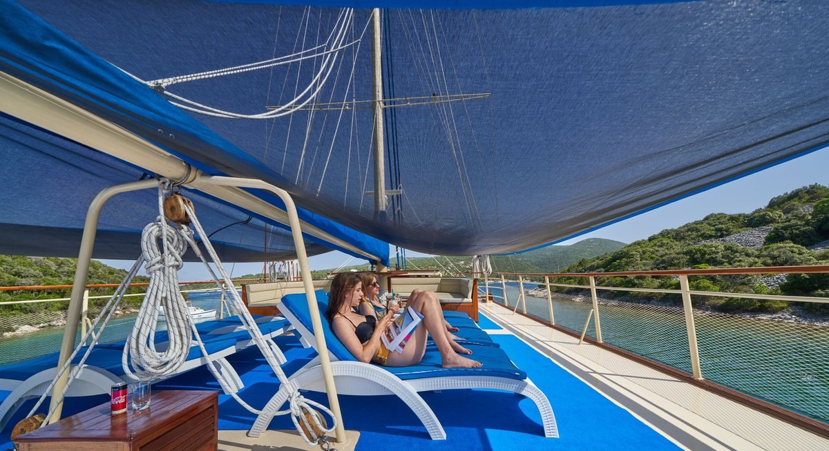 TAJNA MORA yacht charter 2