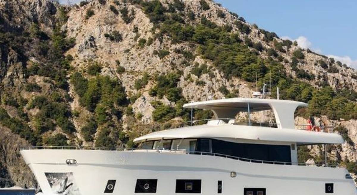TANWAY yacht charter 1