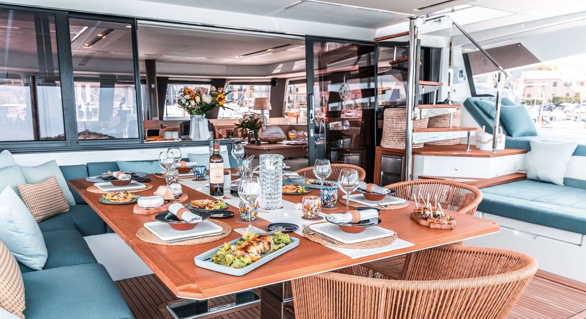 THE BLUE DREAM yacht charter 5