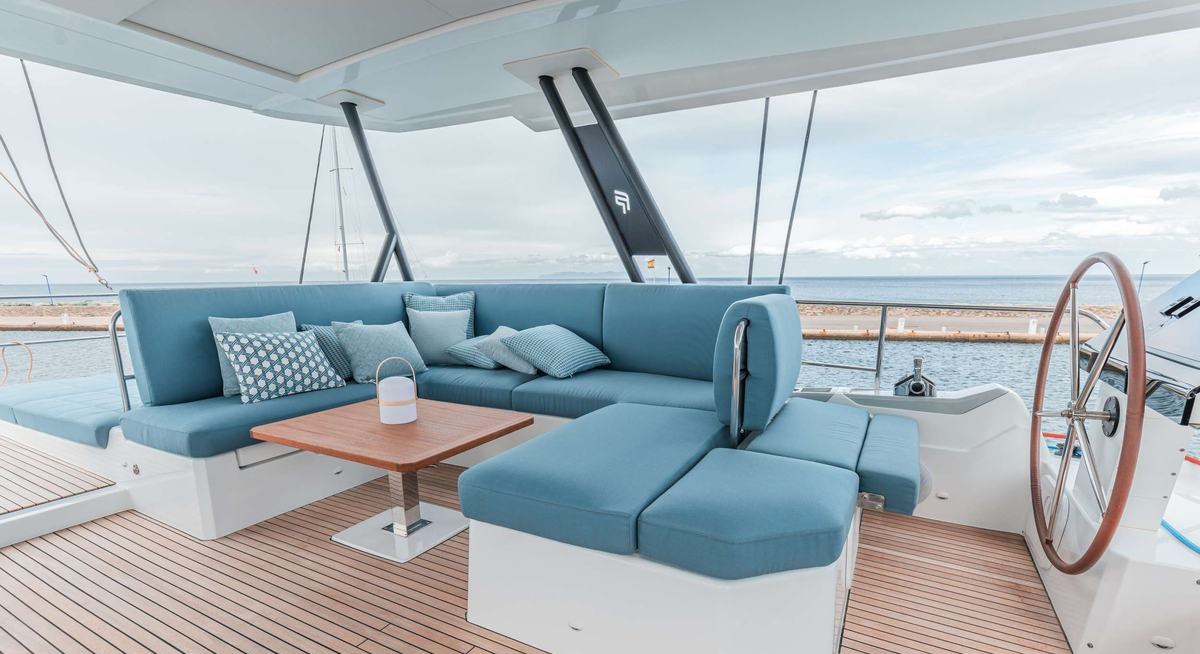 THE BLUE DREAM yacht charter 2