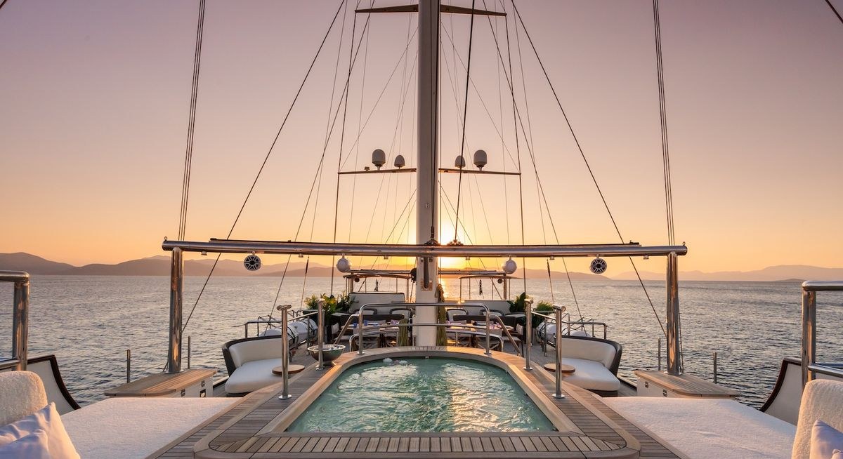 THE LANGLEY yacht charter 2